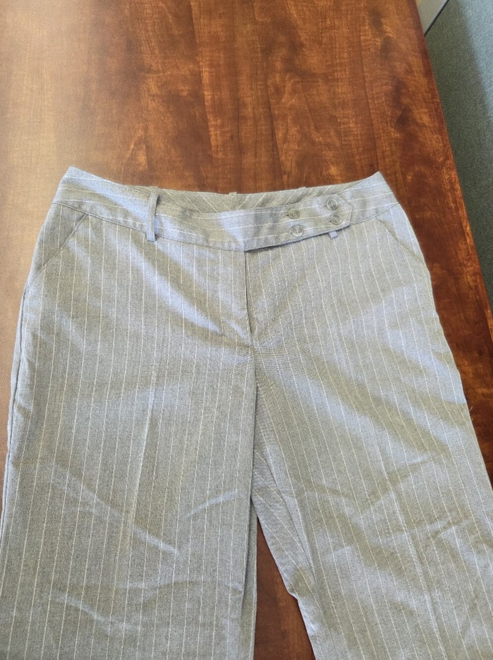 Worthington Light Gray & White Pinstripe Cropped Pants - Picture 4 of 10